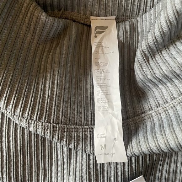 High-Waisted Seamless Rib Legging - Picture 6 of 7